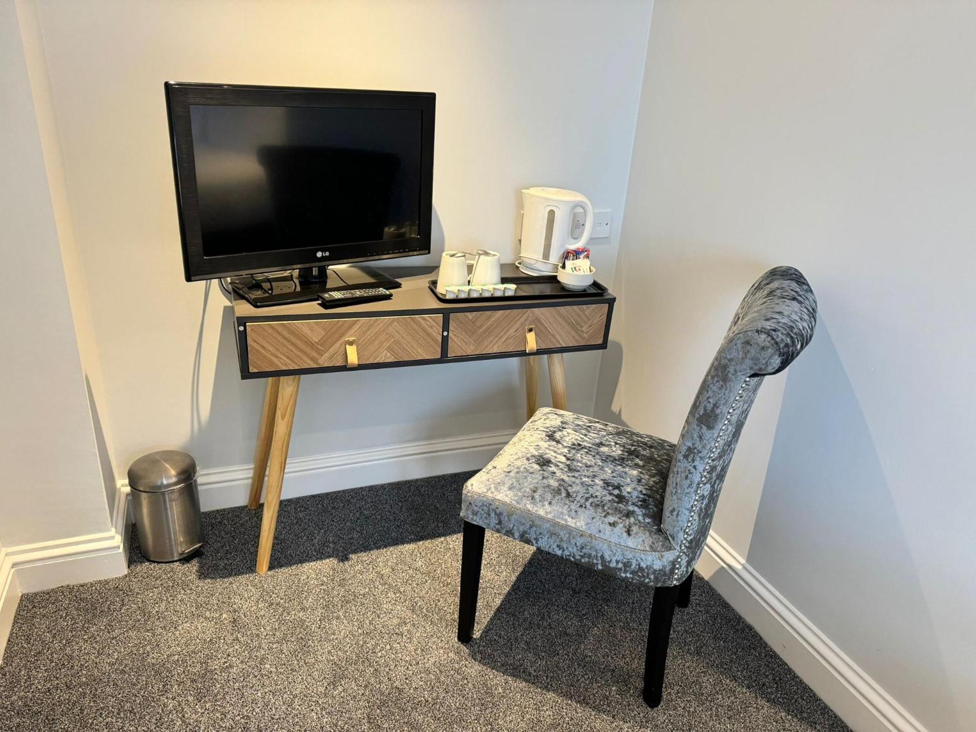 Marsh Farm Hotel Swindon Extérieur photo