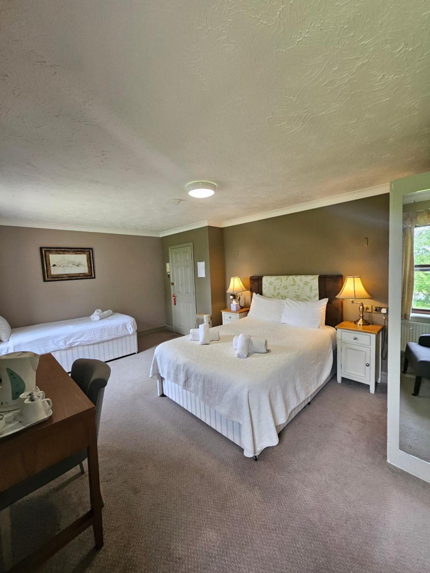 Marsh Farm Hotel Swindon Extérieur photo