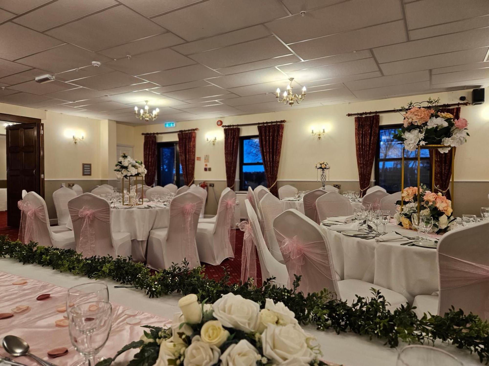 Marsh Farm Hotel Swindon Extérieur photo