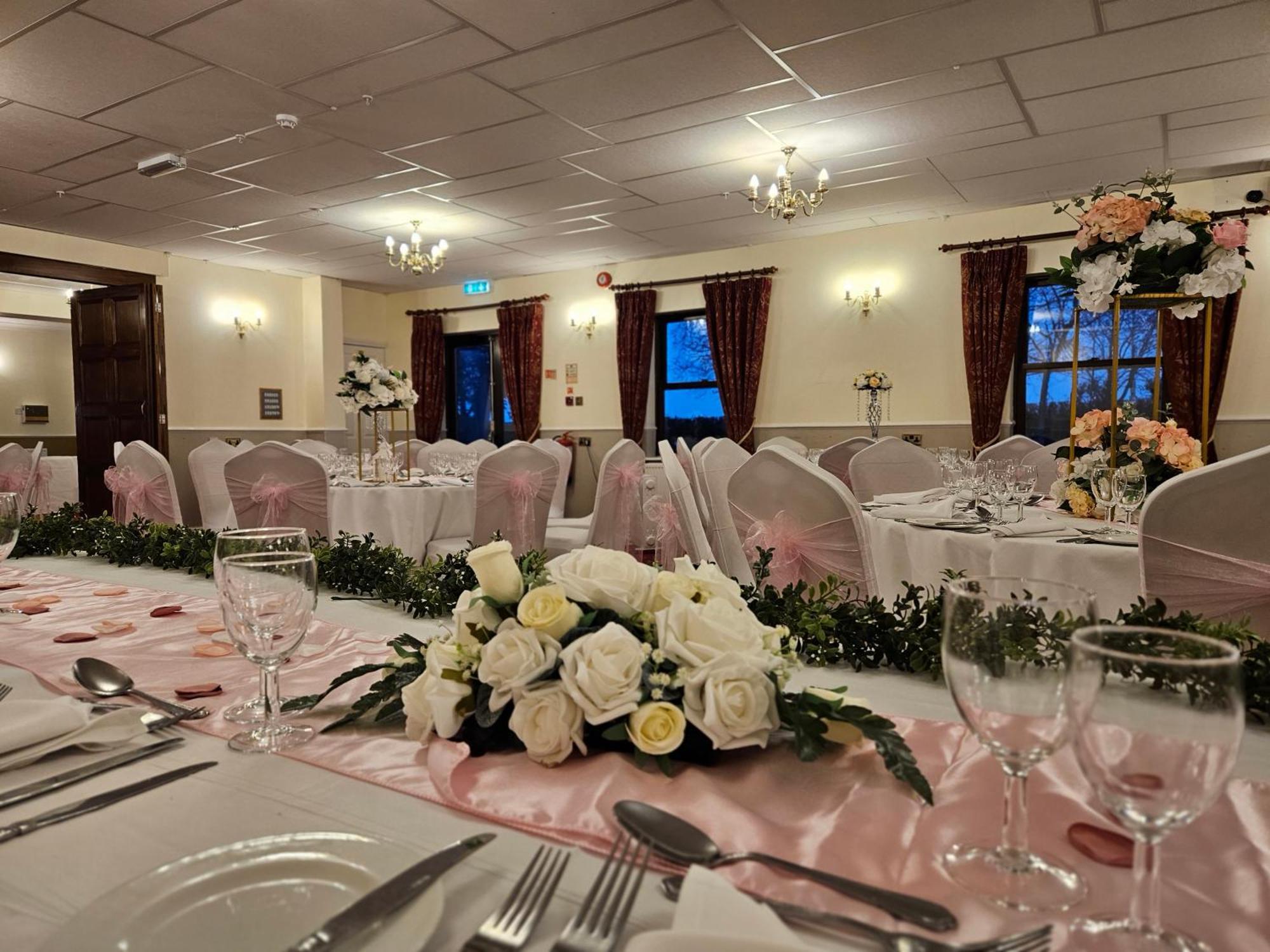 Marsh Farm Hotel Swindon Extérieur photo
